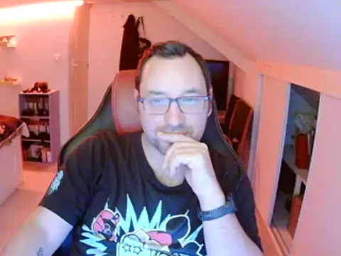 Snapshot of Fantaxx86 chatting on December 2024 10:44:02 PM Fantaxx86 online show from December 2024 10:44:02 PM