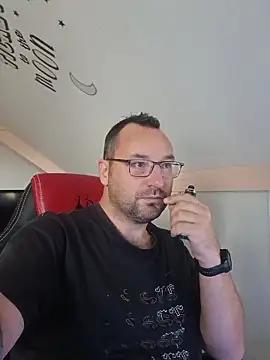 Snapshot of Fantaxx86 chatting on November 2025 11:41:01 AM Fantaxx86 online show from November 2025 11:41:01 AM