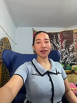 Snapshot of Cherry_6969 chatting on February 2025 02:39:01 AM Cherry 6969 online show from February 2025 02:39:01 AM