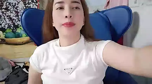 Snapshot of Cherry_6969 chatting on March 2025 04:10:01 PM Cherry 6969 online show from March 2025 04:10:01 PM