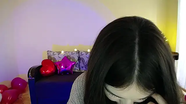 Pretty shy online show from February 2025 12:08:01 PM