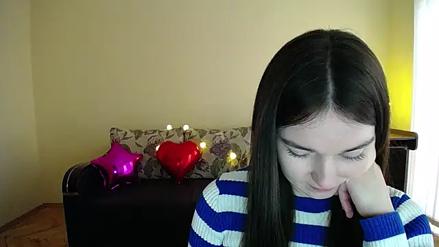 Pretty shy online show from March 2025 01:23:02 PM