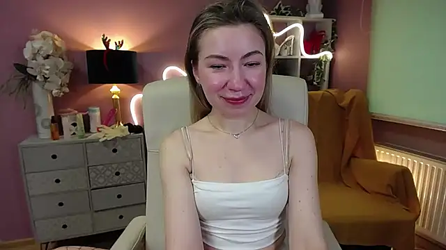 Snapshot of Mia_Tasty chatting on January 2025 10:43:01 AM Mia Tasty online show from January 2025 10:43:01 AM