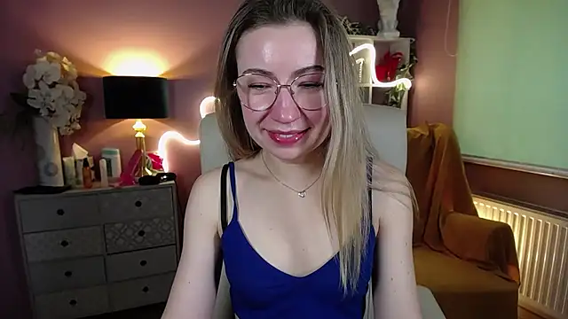 Snapshot of Mia_Tasty chatting on January 2025 01:40:01 PM Mia Tasty online show from January 2025 01:40:01 PM