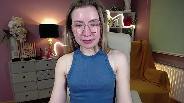 Snapshot of Mia_Tasty chatting on January 2025 01:45:02 PM Mia Tasty online show from January 2025 01:45:02 PM