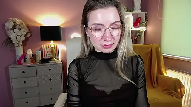 Snapshot of Mia_Tasty chatting on February 2025 11:33:02 AM Mia Tasty online show from February 2025 11:33:02 AM