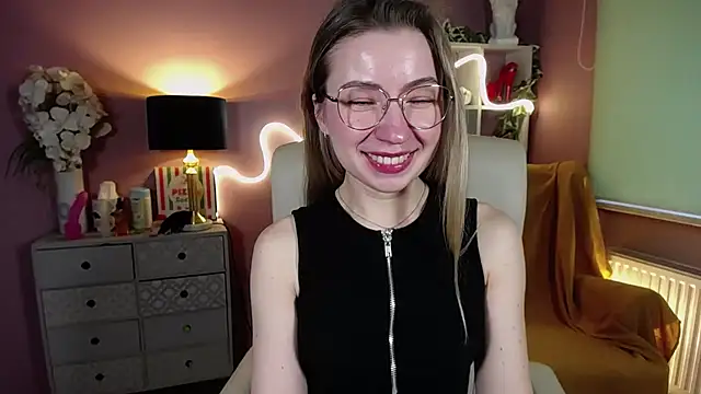 Snapshot of Mia_Tasty chatting on February 2025 02:18:01 PM Mia Tasty online show from February 2025 02:18:01 PM