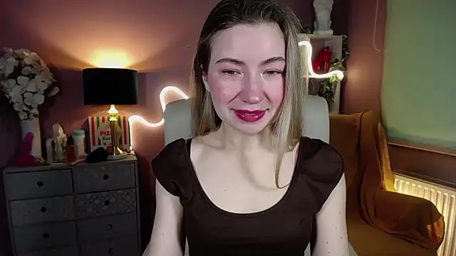 Snapshot of Mia_Tasty chatting on February 2025 07:48:01 AM Mia Tasty online show from February 2025 07:48:01 AM