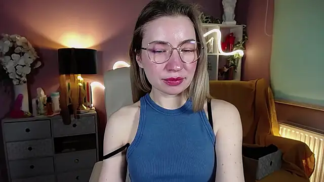 Snapshot of Mia_Tasty chatting on February 2025 02:21:01 PM Mia Tasty online show from February 2025 02:21:01 PM