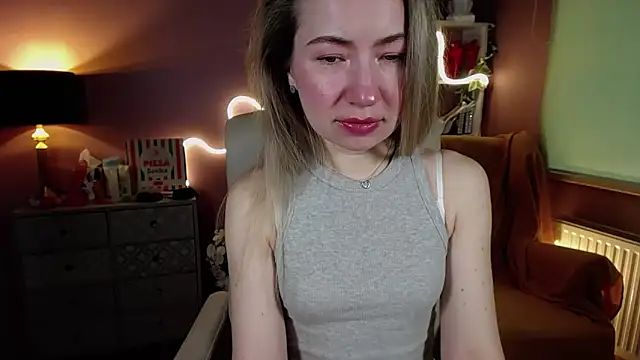 Snapshot of Mia_Tasty chatting on February 2025 07:44:02 AM Mia Tasty online show from February 2025 07:44:02 AM