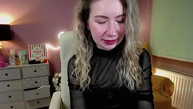 Snapshot of Mia_Tasty chatting on February 2025 02:33:01 PM Mia Tasty online show from February 2025 02:33:01 PM