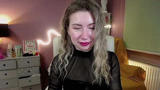 Snapshot of Mia_Tasty chatting on February 2025 05:58:02 PM Mia Tasty online show from February 2025 05:58:02 PM