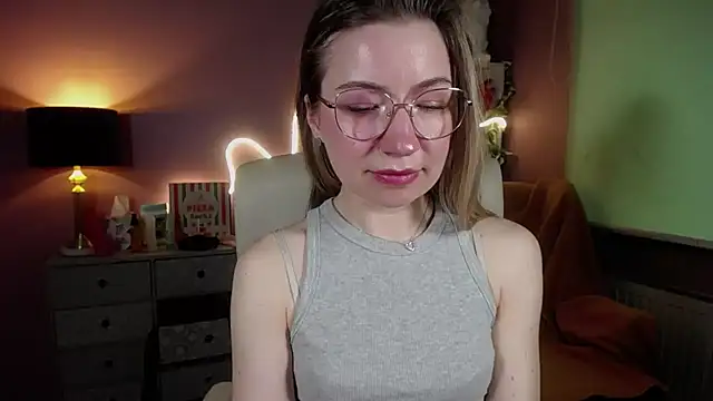 Snapshot of Mia_Tasty chatting on February 2025 10:52:01 AM Mia Tasty online show from February 2025 10:52:01 AM