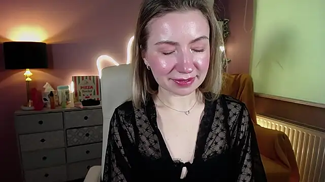 Snapshot of Mia_Tasty chatting on March 2025 10:52:01 AM Mia Tasty online show from March 2025 10:52:01 AM