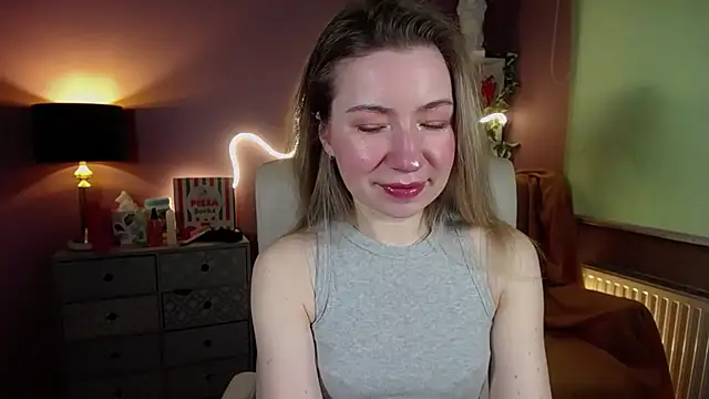 Snapshot of Mia_Tasty chatting on March 2025 07:30:01 AM Mia Tasty online show from March 2025 07:30:01 AM