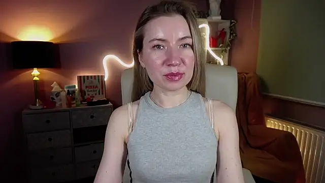 Snapshot of Mia_Tasty chatting on March 2025 05:49:02 PM Mia Tasty online show from March 2025 05:49:02 PM