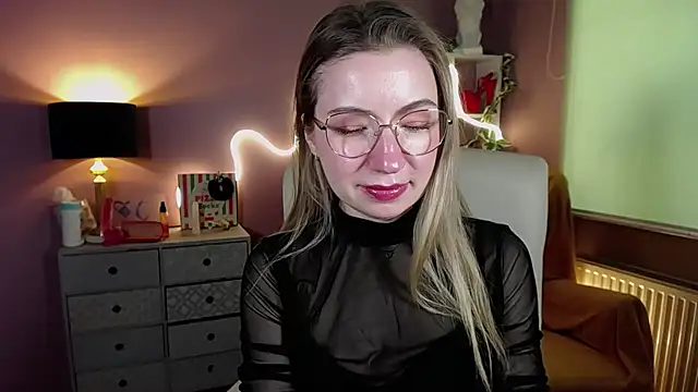 Snapshot of Mia_Tasty chatting on March 2025 10:50:01 AM Mia Tasty online show from March 2025 10:50:01 AM