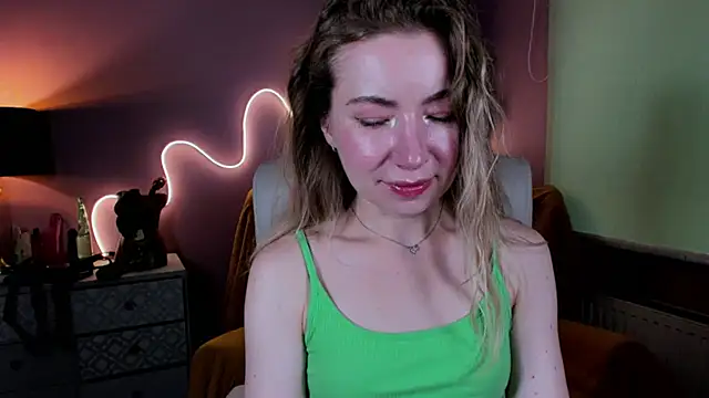 Snapshot of Mia_Tasty chatting on September 2025 06:48:02 AM Mia Tasty online show from September 2025 06:48:02 AM