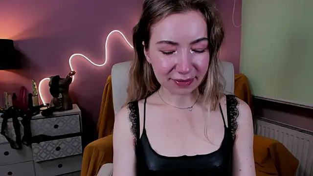 Snapshot of Mia_Tasty chatting on September 2025 06:37:01 AM Mia Tasty online show from September 2025 06:37:01 AM