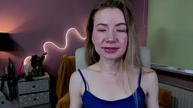 Snapshot of Mia_Tasty chatting on September 2025 06:39:02 AM Mia Tasty online show from September 2025 06:39:02 AM