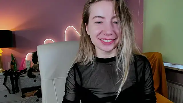 Snapshot of Mia_Tasty chatting on September 2025 06:50:02 AM Mia Tasty online show from September 2025 06:50:02 AM