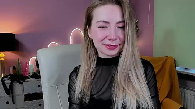 Snapshot of Mia_Tasty chatting on October 2025 06:52:01 AM Mia Tasty online show from October 2025 06:52:01 AM