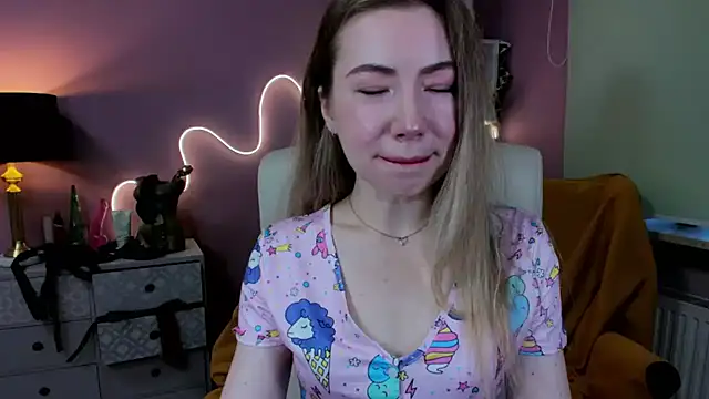 Snapshot of Mia_Tasty chatting on October 2025 06:32:02 AM Mia Tasty online show from October 2025 06:32:02 AM