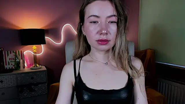 Snapshot of Mia_Tasty chatting on November 2025 07:30:01 AM Mia Tasty online show from November 2025 07:30:01 AM