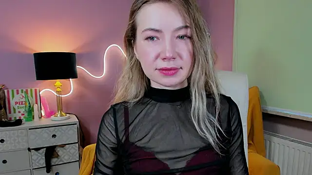 Snapshot of Mia_Tasty chatting on November 2025 07:42:02 AM Mia Tasty online show from November 2025 07:42:02 AM