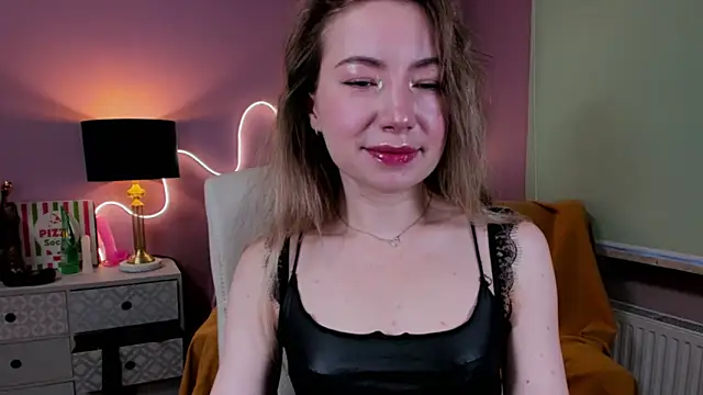 Snapshot of Mia_Tasty chatting on November 2025 07:40:02 AM Mia Tasty online show from November 2025 07:40:02 AM