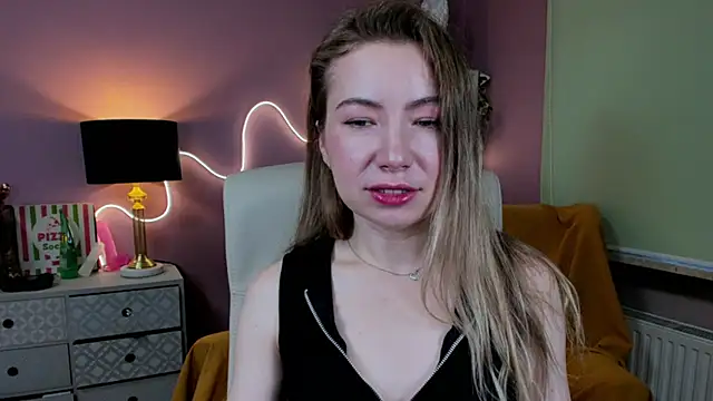 Snapshot of Mia_Tasty chatting on November 2025 07:32:01 AM Mia Tasty online show from November 2025 07:32:01 AM