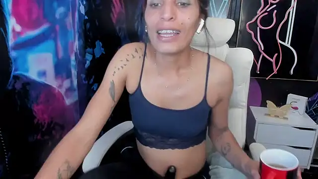 ImCrazzy online show from February 2025 07:44:02 PM