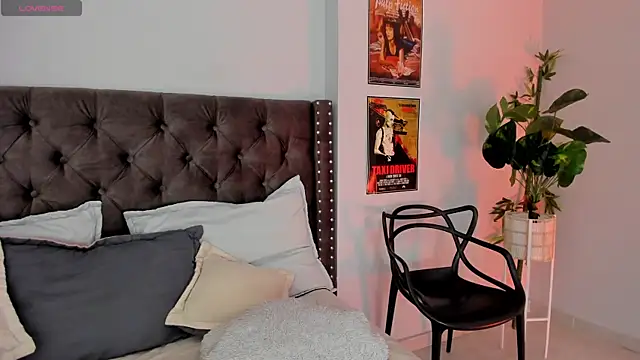 Snapshot of iriiina_veneno chatting on February 2025 10:42:02 PM iriiina veneno online show from February 2025 10:42:02 PM