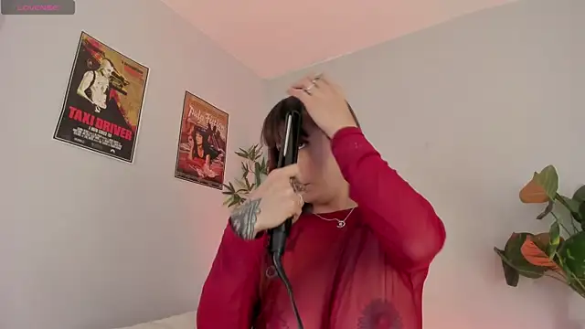 Snapshot of iriiina_veneno chatting on September 2025 09:52:02 PM iriiina veneno online show from September 2025 09:52:02 PM