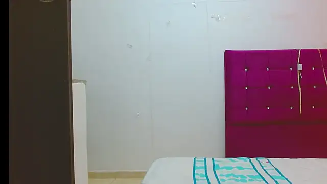 chantalsemenova1 online show from September 2025 02:29:02 PM