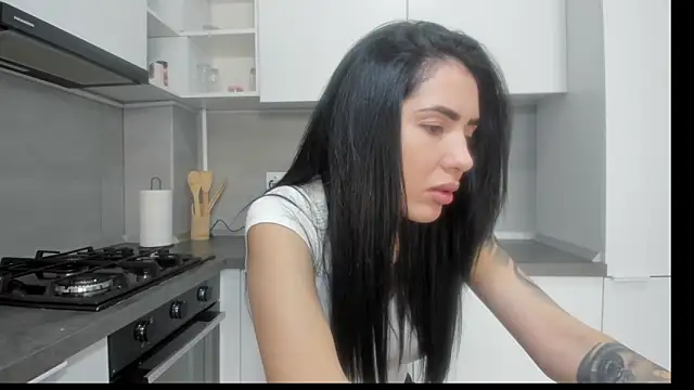 Emmapmg online show from January 2026 10:43:01 AM