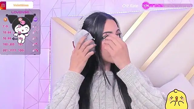 Snapshot of Violettbloss chatting on December 2024 11:03:02 PM Violettbloss online show from December 2024 11:03:02 PM