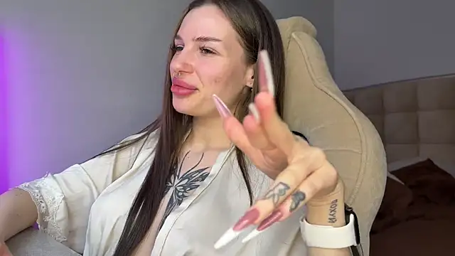 MarlynRobertsen online show from April 2026 10:43:01 AM