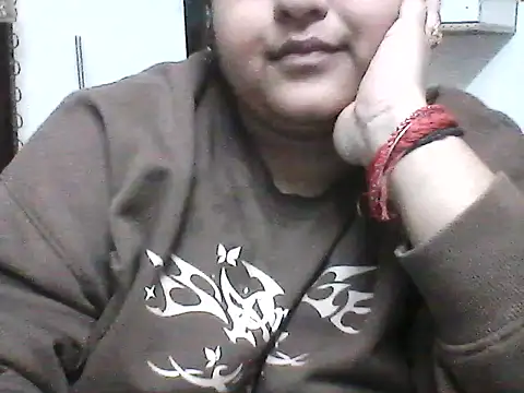 smile pretty online show from February 2025 01:36:01 AM