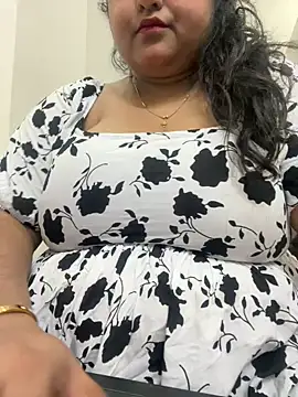 smile pretty online show from February 2025 06:46:02 PM