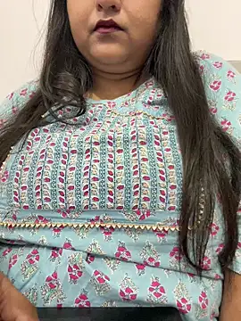 smile pretty online show from September 2025 04:07:01 PM