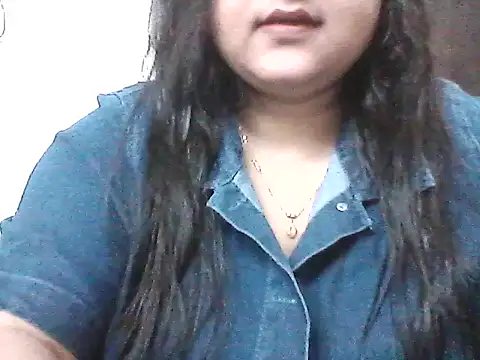 smile pretty online show from April 2026 05:49:01 PM