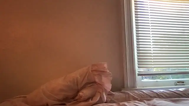 loveofbea online show from April 2026 12:50:02 PM