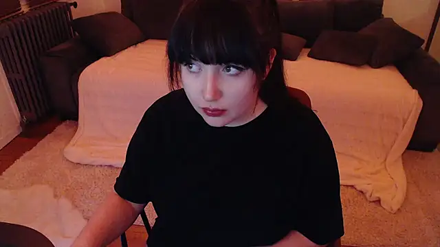 Lynylou online show from December 2024 01:40:01 AM