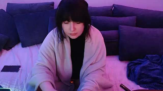 Lynylou online show from January 2025 11:42:01 PM