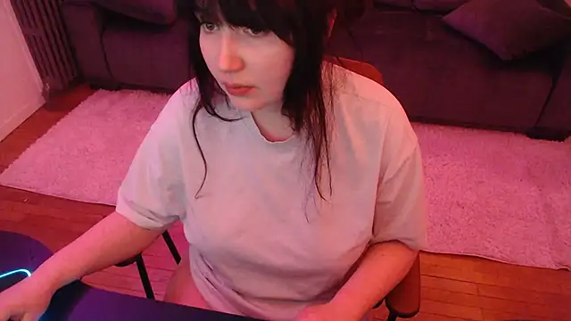 Lynylou online show from January 2025 07:38:02 AM