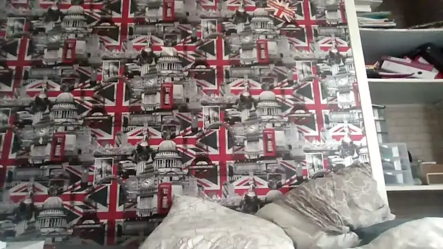 Lynylou online show from October 2025 10:59:02 AM