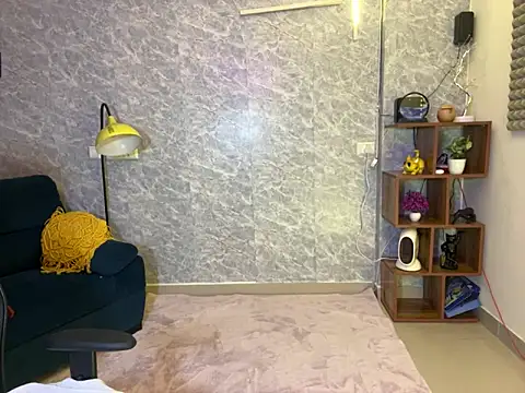 Snapshot of MidnightFlame chatting on January 2025 04:08:01 PM MidnightFlame online show from January 2025 04:08:01 PM