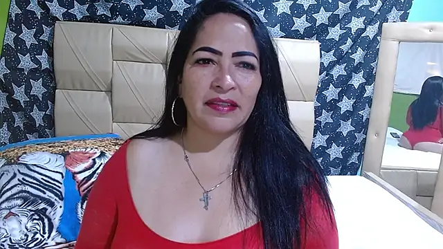 Stefanny Taylor  online show from January 2026 06:24:02 PM