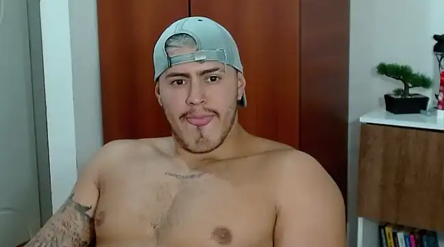 Snapshot of Baltazar_Dupont chatting on February 2025 04:35:02 PM Baltazar Dupont online show from February 2025 04:35:02 PM